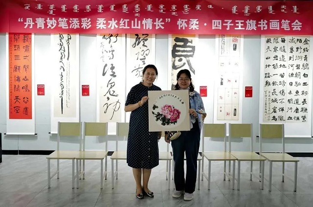 京蒙協(xié)作搭橋梁 文藝交流促發(fā)展——懷柔區(qū)文聯(lián)與四子王旗文聯(lián)開展文藝交流活動(dòng)